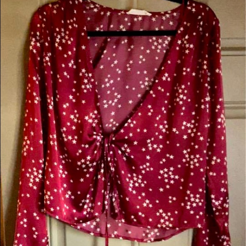 Silk red and white stars front tie